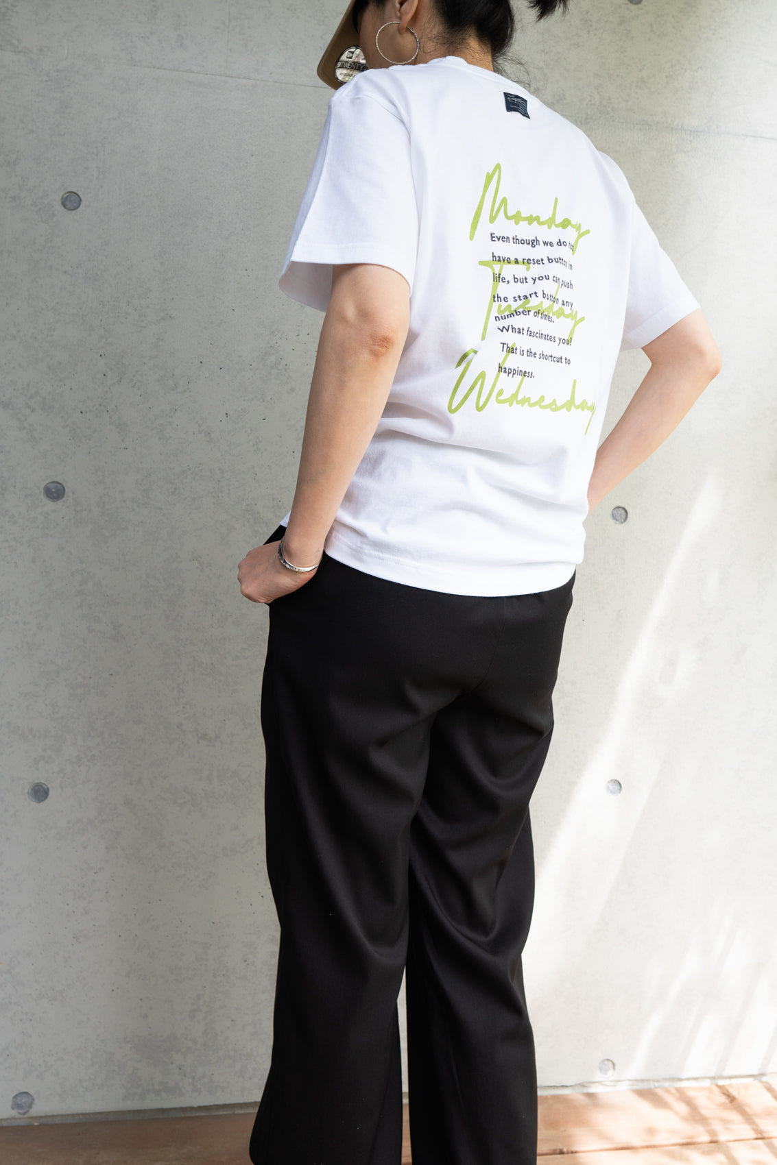 week tee