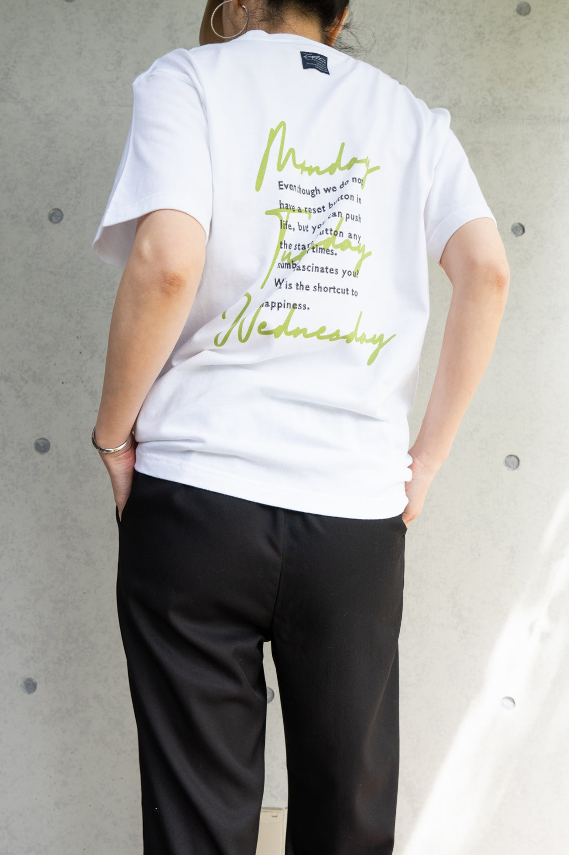 week tee