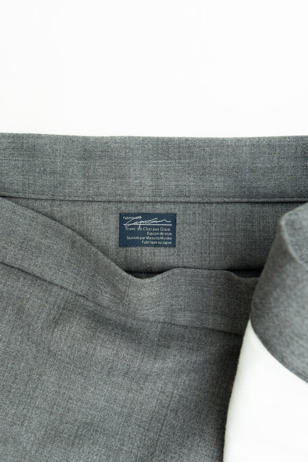 CASE2-gray tie