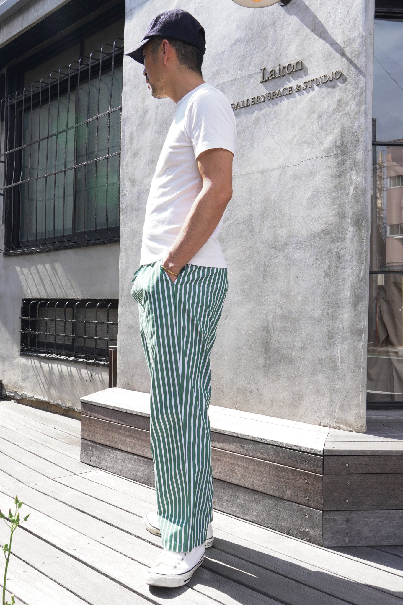 his pants-green stripe