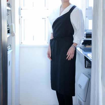 one mile apron-linen kuro