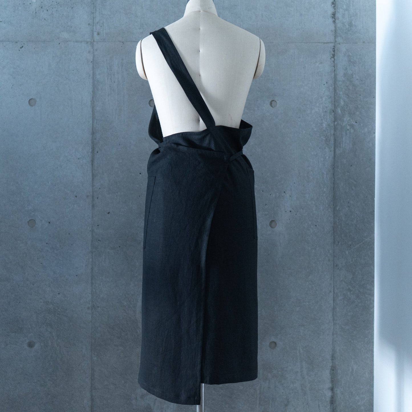 one mile apron-linen kuro