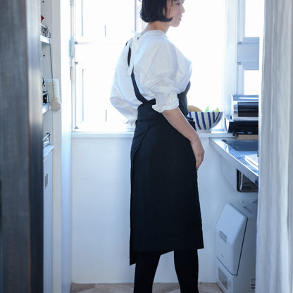 one mile apron-linen kuro